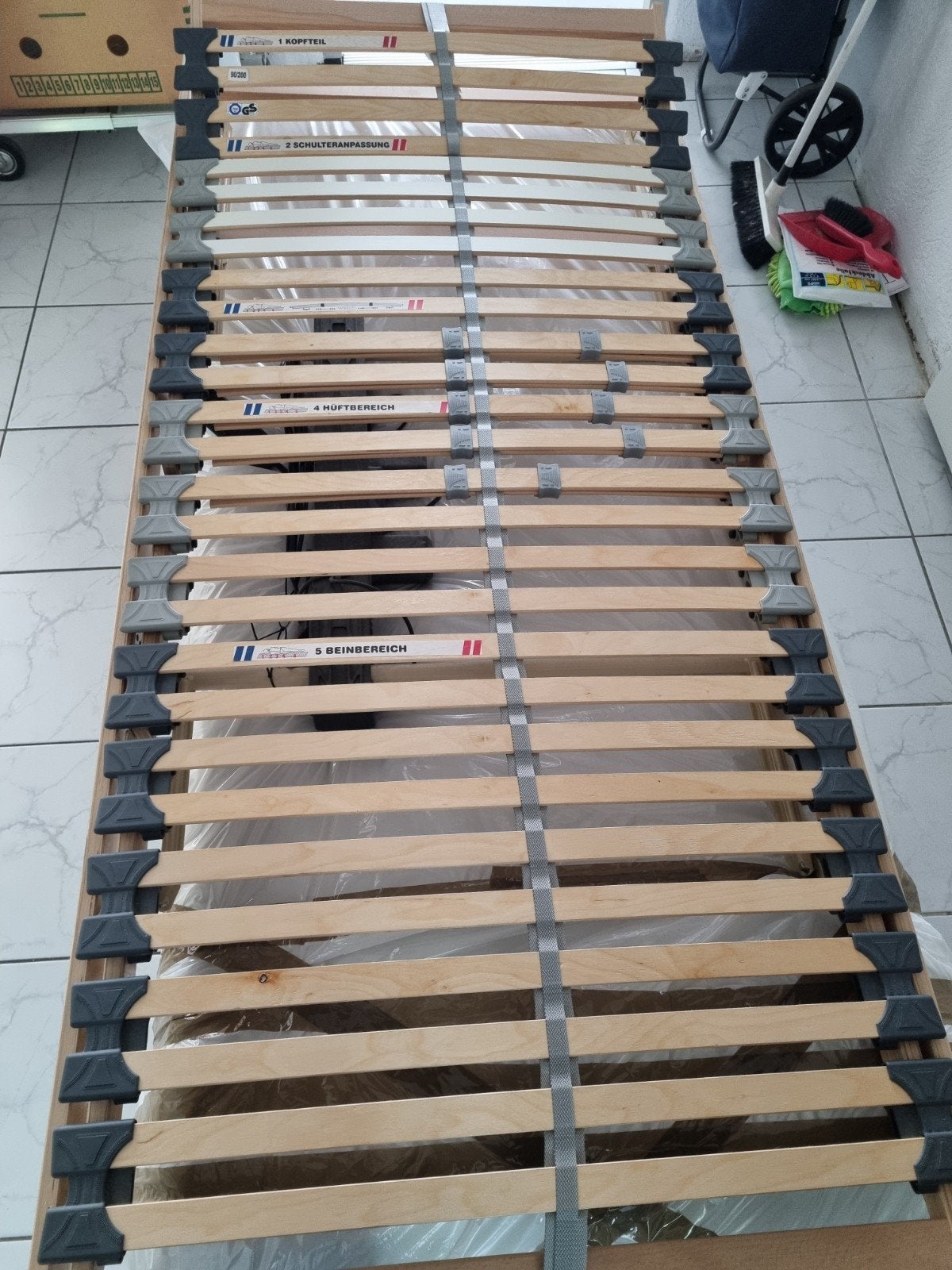 Elektrische lattenbodem 90 x 200, Huis en Inrichting, Slaapkamer | Matrassen en Bedbodems, Ophalen, 90 cm, Eenpersoons, Zo goed als nieuw