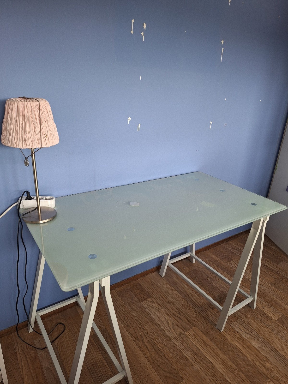 Bureau met matglazen blad, Ophalen, Demontabel, Gebruikt, Wit