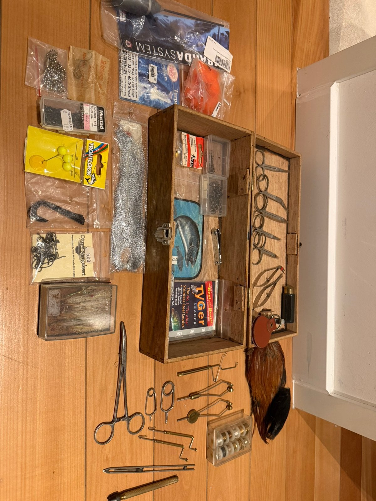 Vliegbind gereedschap en diverse om vliegen te maken, Ophalen of Verzenden, Zo goed als nieuw, Overige typen