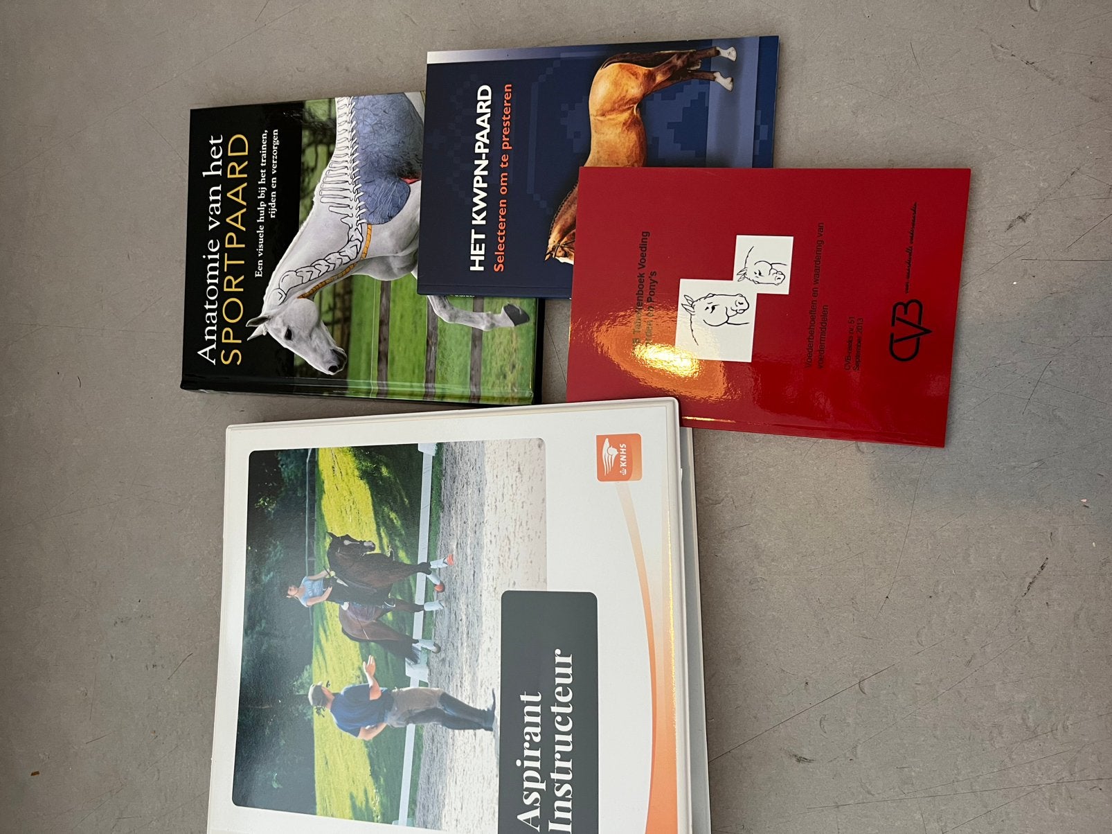 Schoolboeken Aeres paardenopleidin Aeres, Ophalen of Verzenden, Zo goed als nieuw, Overige niveaus, Overige vakken