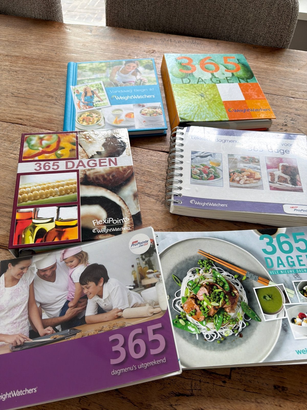 6x Weight Watchers kookboeken - Gezond en lekker eten, Gelezen, Voorgerechten en Soepen, Ophalen of Verzenden, Gezond koken