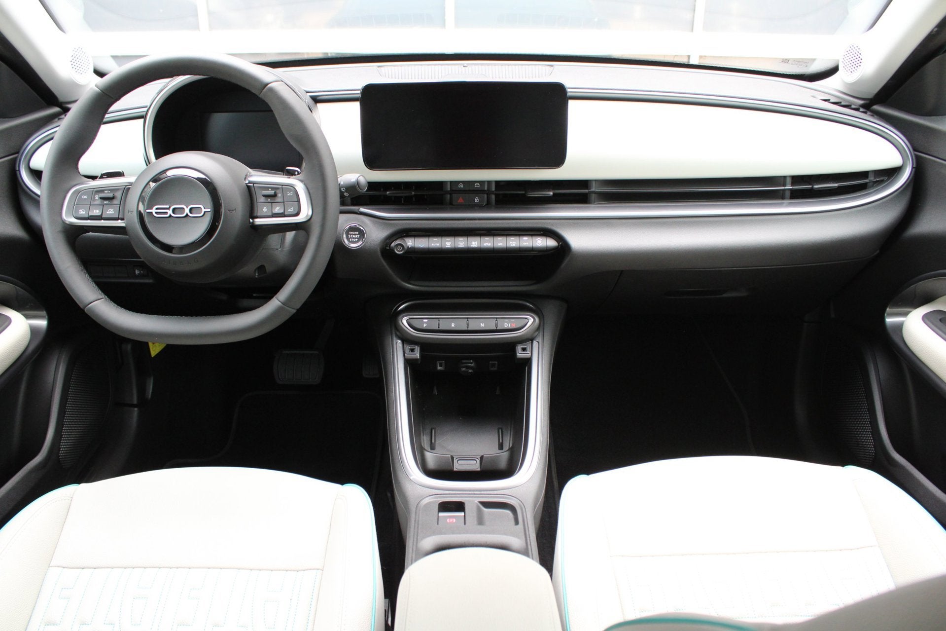 Fiat 600 1.2 Hybrid La Prima, 136 pk, Gebruikt, Beige, 1199 cc