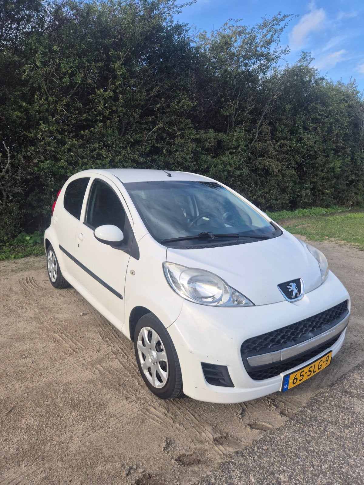 Peugeot 107 1.0 12V 5DR 2011 Wit, Voorwielaandrijving, 4 stoelen, Origineel Nederlands, Handgeschakeld