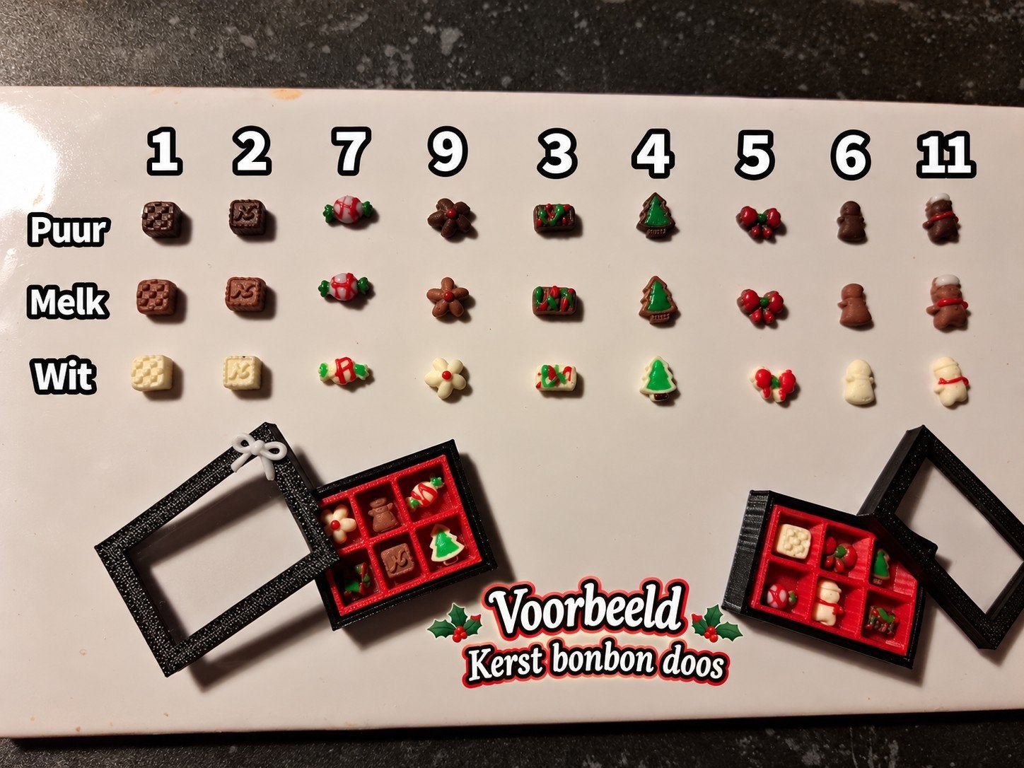 Handgemaakte Luxe Bonbons schaal 1:12 kerst editie, Handgemaakt, Nieuw, Meerkleurig, Ophalen of Verzenden