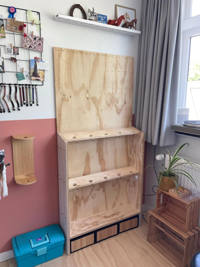 Mooie hobby horse stal met verlichting!, Ophalen, Zo goed als nieuw