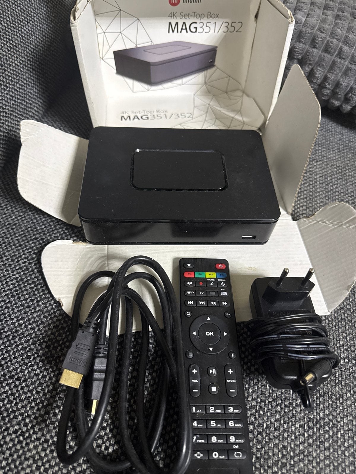 Infomir MAG351/352 4K Set-Top Box - Zo goed als nieuw, Ophalen of Verzenden, Zo goed als nieuw, Decoder