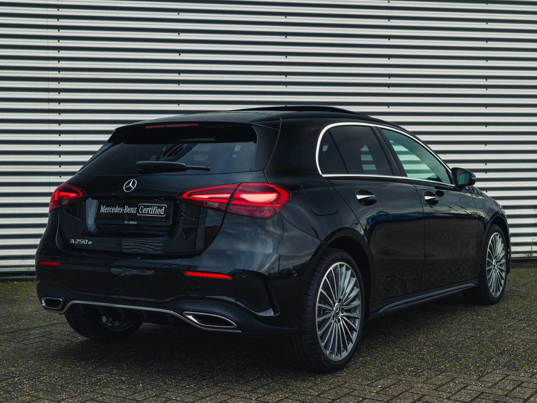 Mercedes-Benz A-Klasse Hatchback 250 e Business Solution AMG, Auto's, Mercedes-Benz, Euro 6, 4 cilinders, Hybride Elektrisch/Benzine