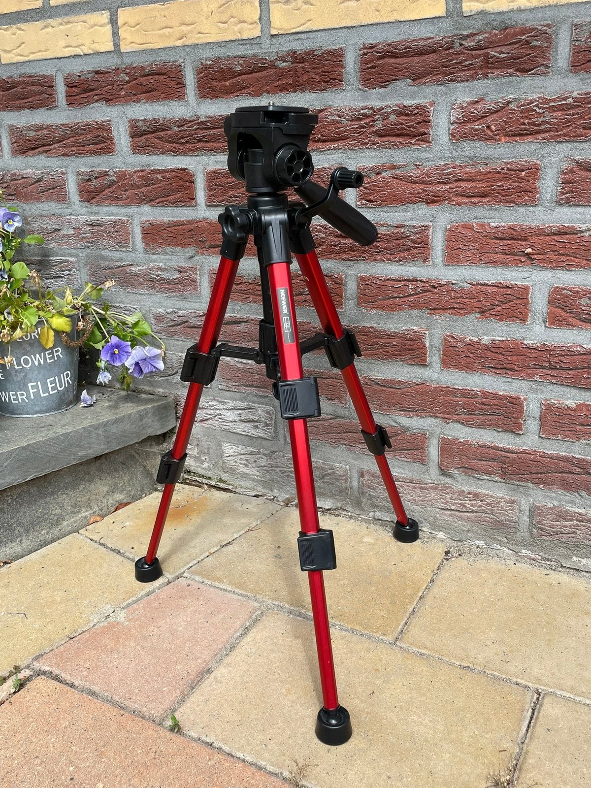 Tafelstatief/tripod, rood met zwart, Neewer T210, Ophalen of Verzenden, Zo goed als nieuw, Driepoot