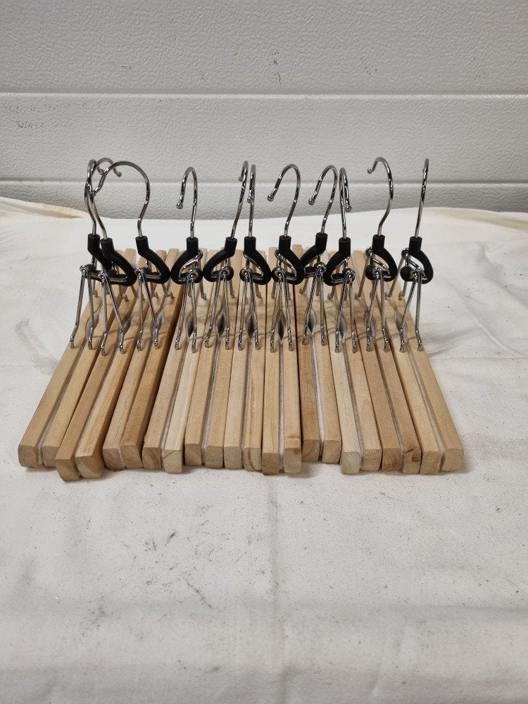 kleerhangers voor broeken 11 stuks, Kleding | Dames, Kledinghangers, Ophalen of Verzenden, 'T Olde Gre-j, Info@toldegrej.nl, Endepoelstraat 20f Didam