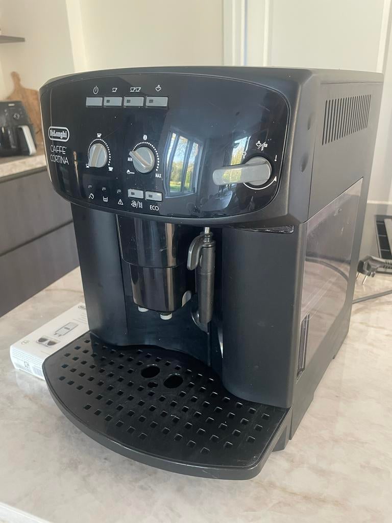 DeLonghi Caffe Cortina Espresso Apparaat - Zo goed als nieuw, Afneembaar waterreservoir, Espresso apparaat, Gemalen koffie, Ophalen of Verzenden