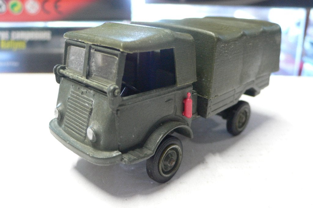 renault 4x4 - franse leger - solido  1/50, Hobby en Vrije tijd, Modelauto's | 1:50, Verzenden, Gebruikt, Bus of Vrachtwagen, Overige merken
