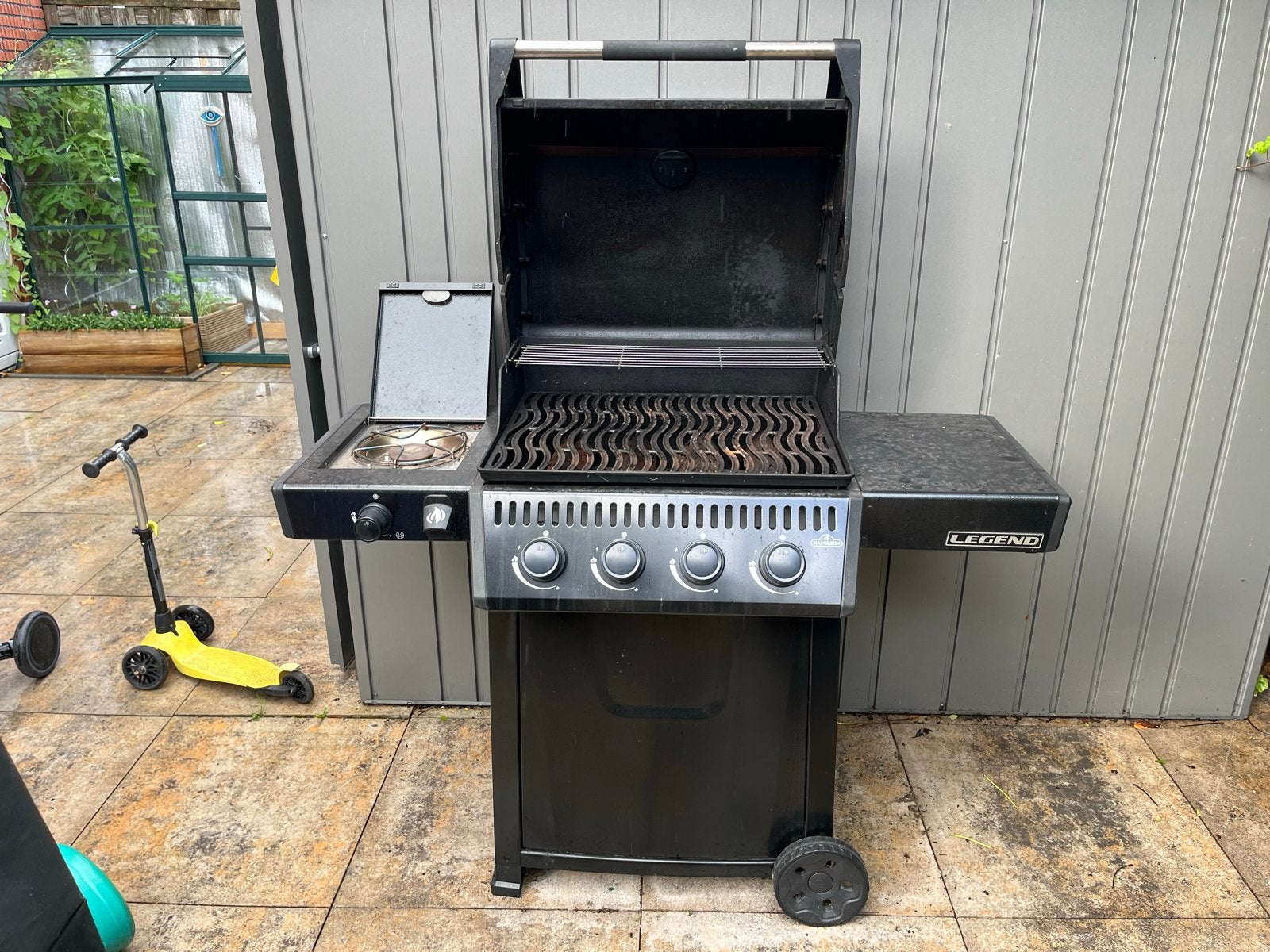 Napoleon Legend Gasbarbecue - Perfect voor buiten koken, Ophalen, Gebruikt