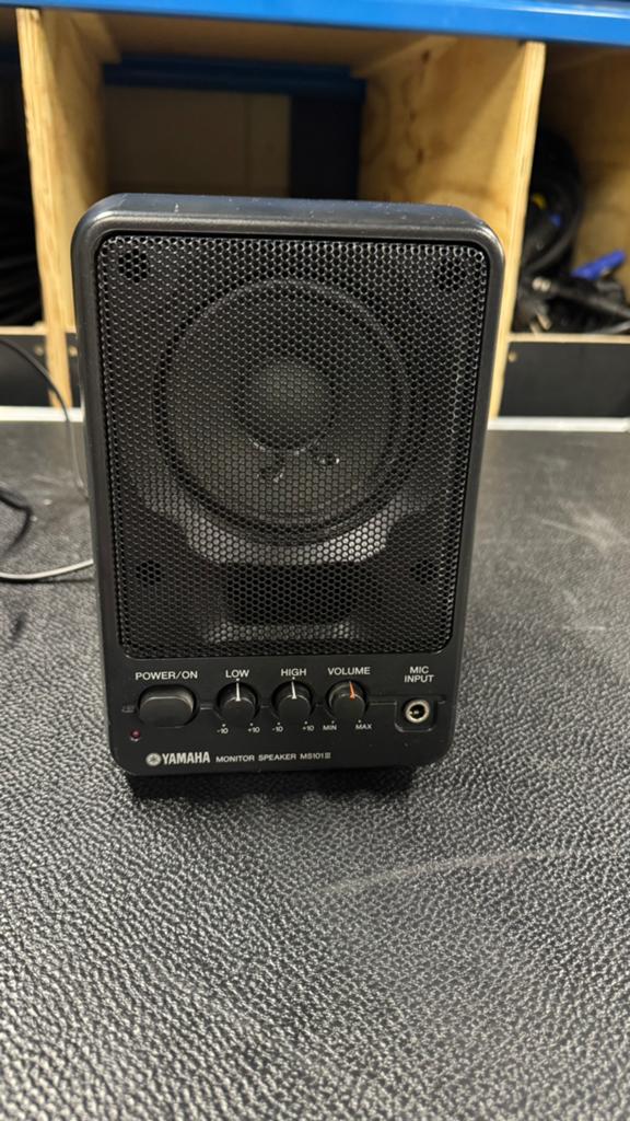 Yamaha ms101 iii monitor speaker / shout speaker, Ophalen, Front, Rear of Stereo speakers, Overige merken