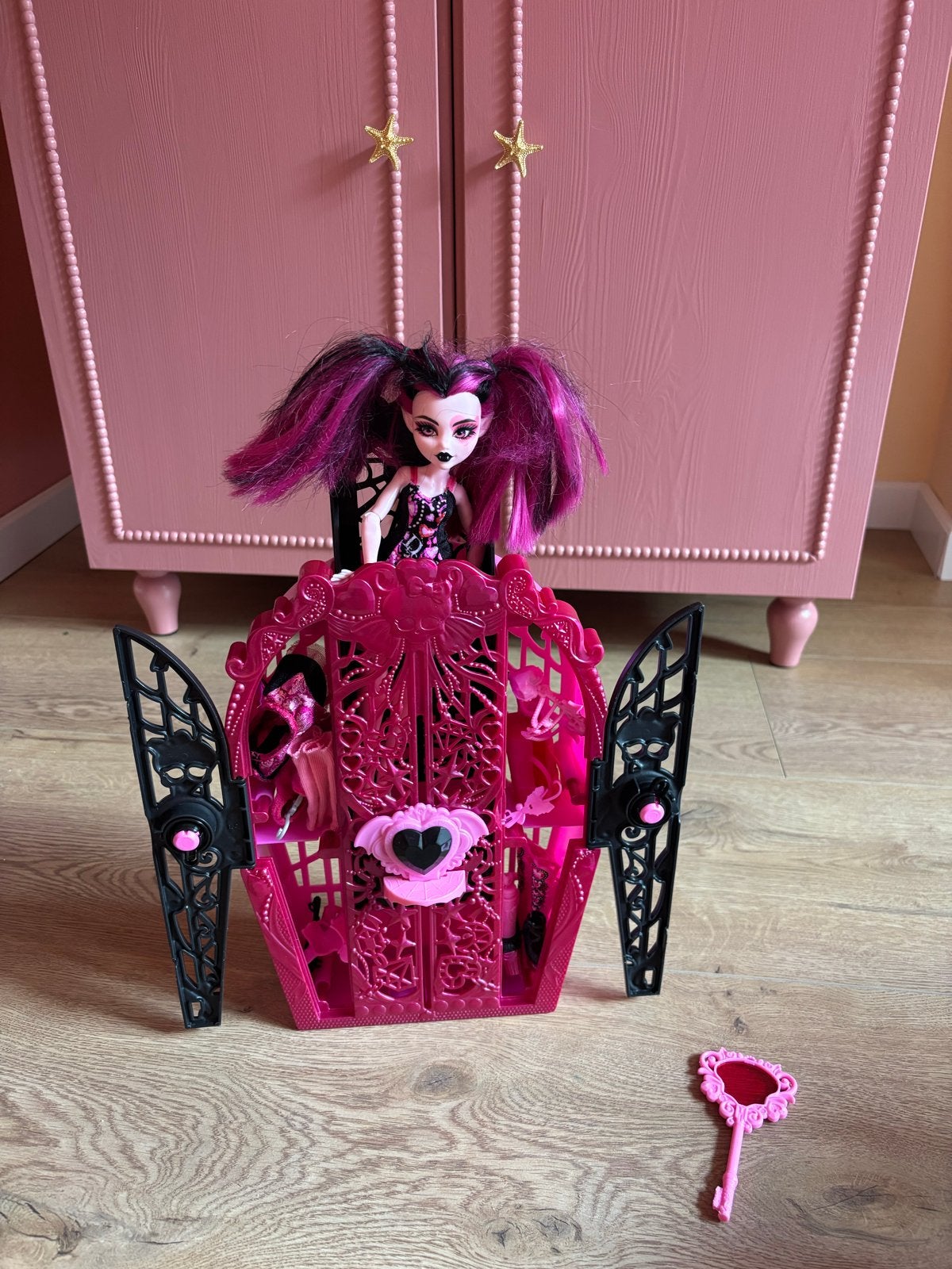 Monster High Draculaura kledingkast en pop, Kinderen en Baby's, Speelgoed | Poppen, Ophalen of Verzenden, Gebruikt, Overige typen