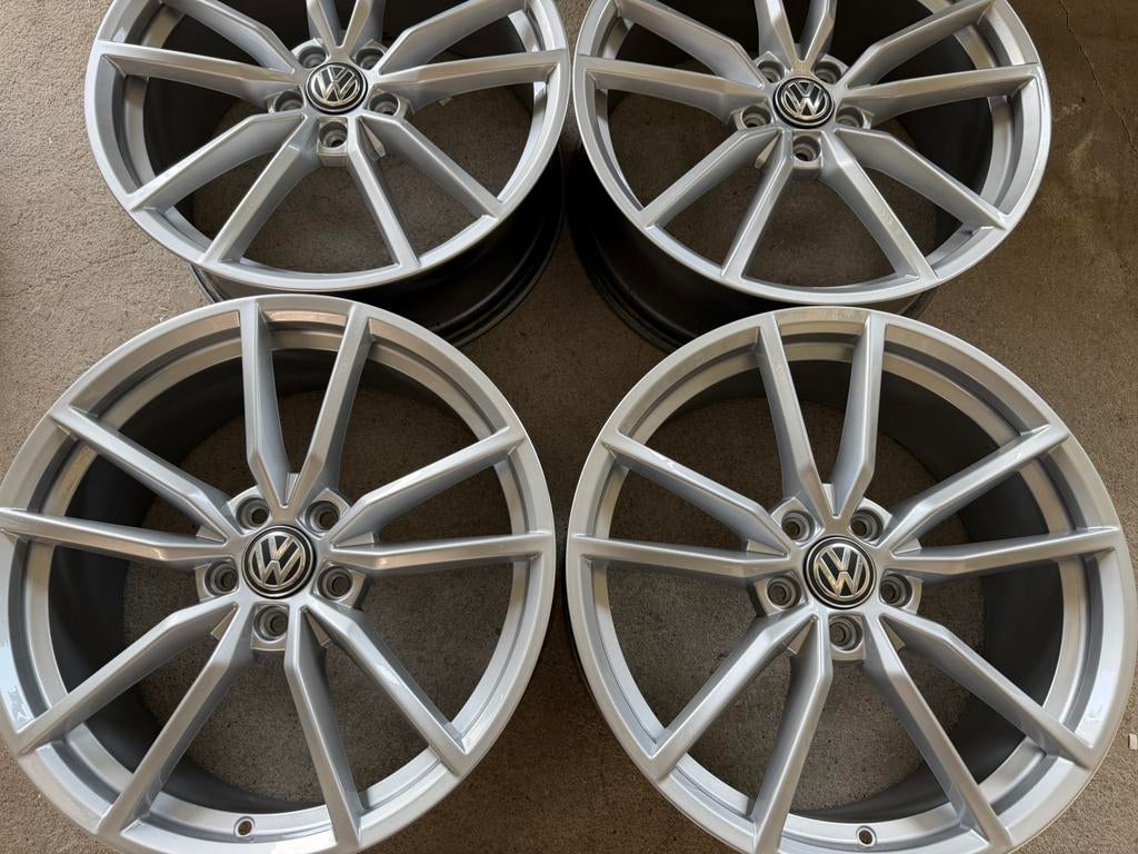 19 inch Origineel Volskwagen Pretoria velgen Golf 7.5 R GTI, Auto-onderdelen, Banden en Velgen, 19 inch, Gebruikt, Banden en Velgen