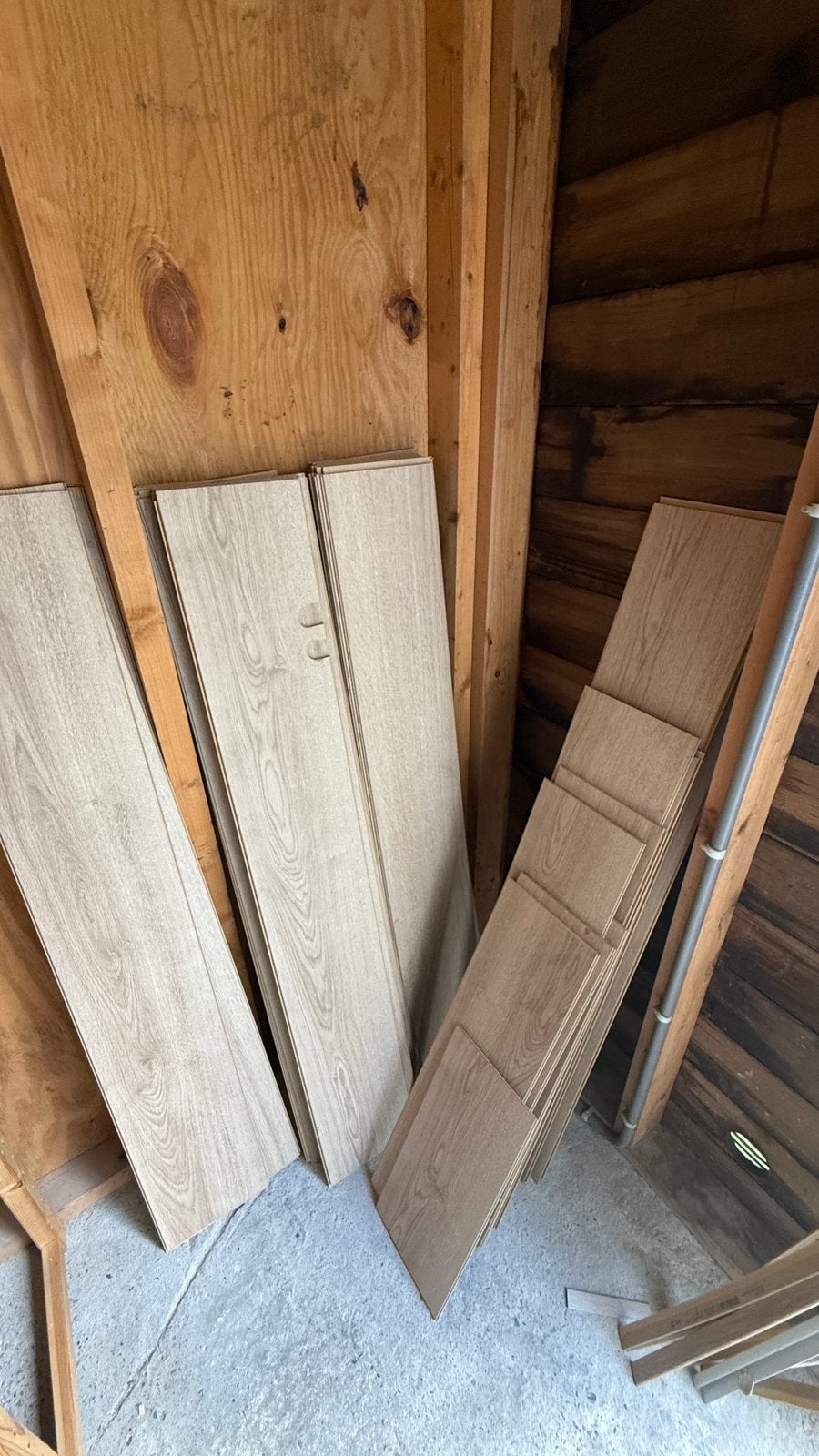 Gratis laminaatvloer, Doe-het-zelf en Verbouw, Ophalen, 50 tot 150 cm, 5 tot 10 m², Zo goed als nieuw