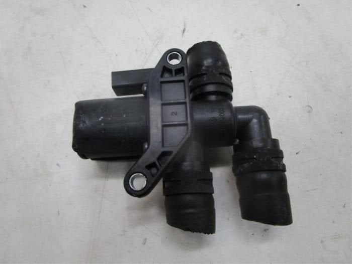 VW Touran 5T Magneetklep Koelsysteem Kachelkraan (1T0820036D, Auto-onderdelen, Ophalen of Verzenden, Gebruikt