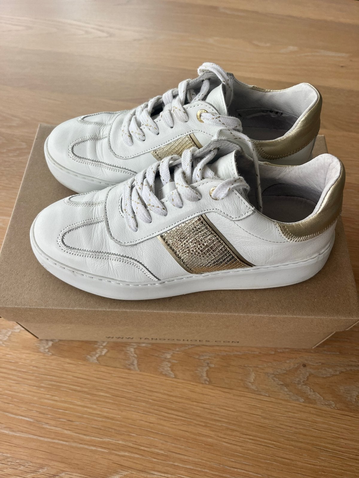 Tango Aubree Sneakers Wit/Goud Maat 38, Wit, Ophalen of Verzenden, Sneakers of Gympen, Zo goed als nieuw
