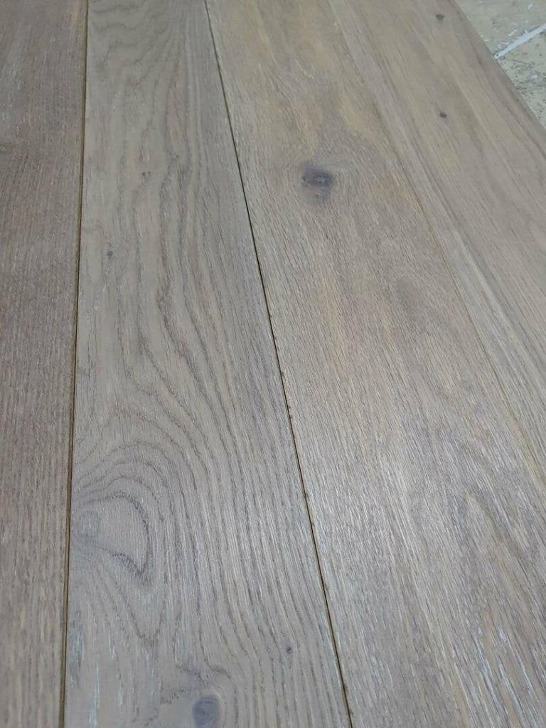 178 M2 MASSIEF EIKEN 12 CM BREED GEROOKT EN WIT GEOLIED, Huis en Inrichting, Parket, 75 m² of meer, Wit, Nieuw