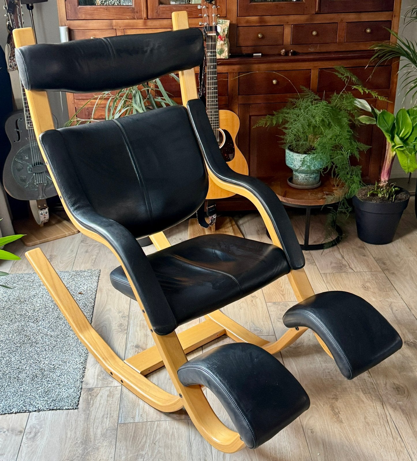 Stokke Gravity Balans stoel met lederen bekleding, Ophalen, Zwart, Leer, Zo goed als nieuw
