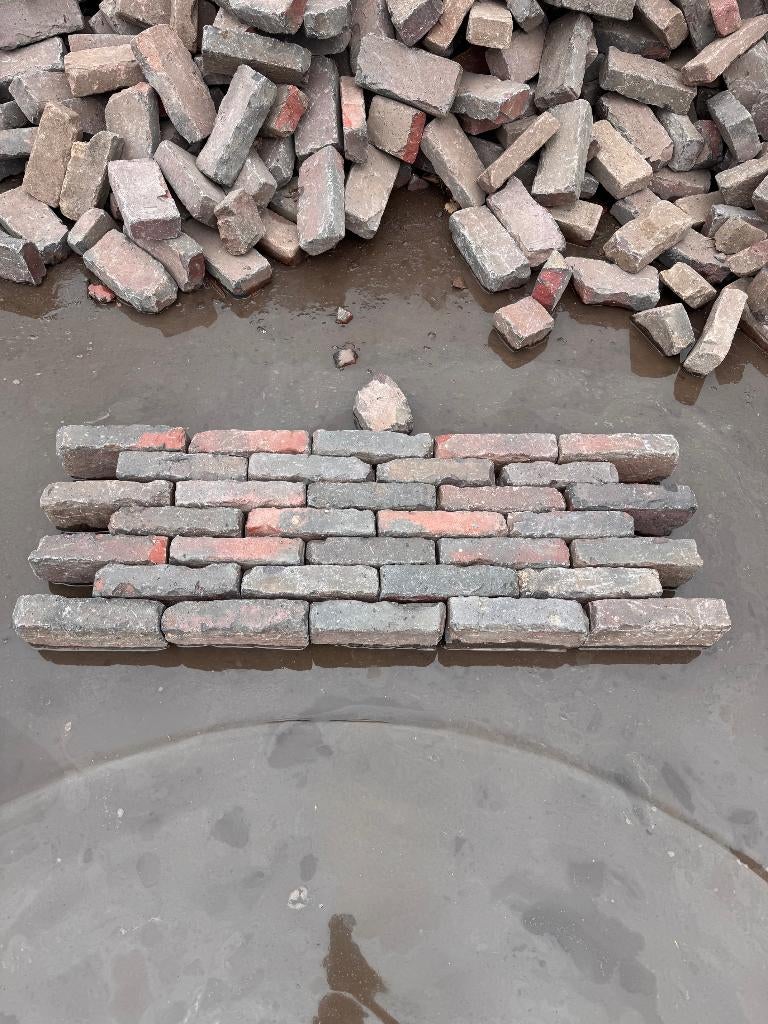 Unieke kleur oud gebakken waaltjes blauw paars rood, Gebruikt, Keramiek, Klinkers, DeStenenMan