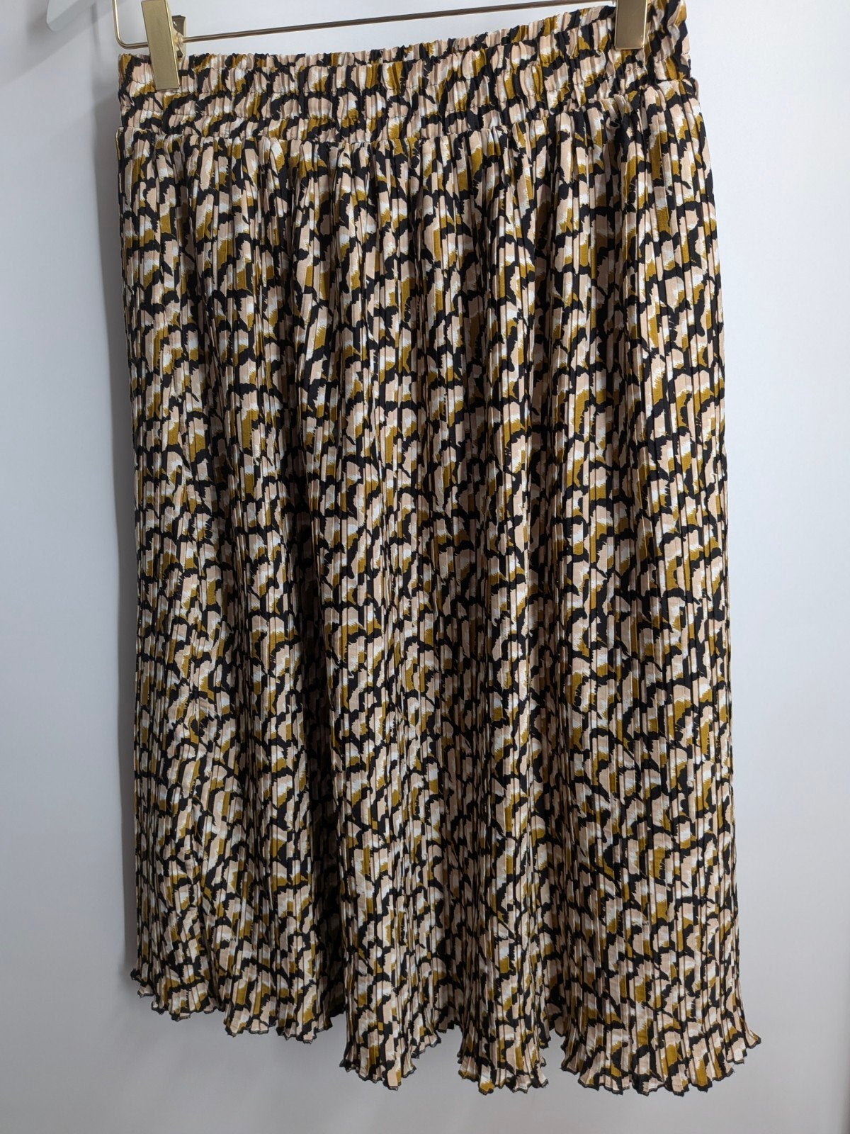 Vero Moda plissé rok | Maat M | Elastische taille (3132*), Kleding | Dames, Rokken, Zo goed als nieuw, Maat 38/40 (M), Zwart, Onder de knie