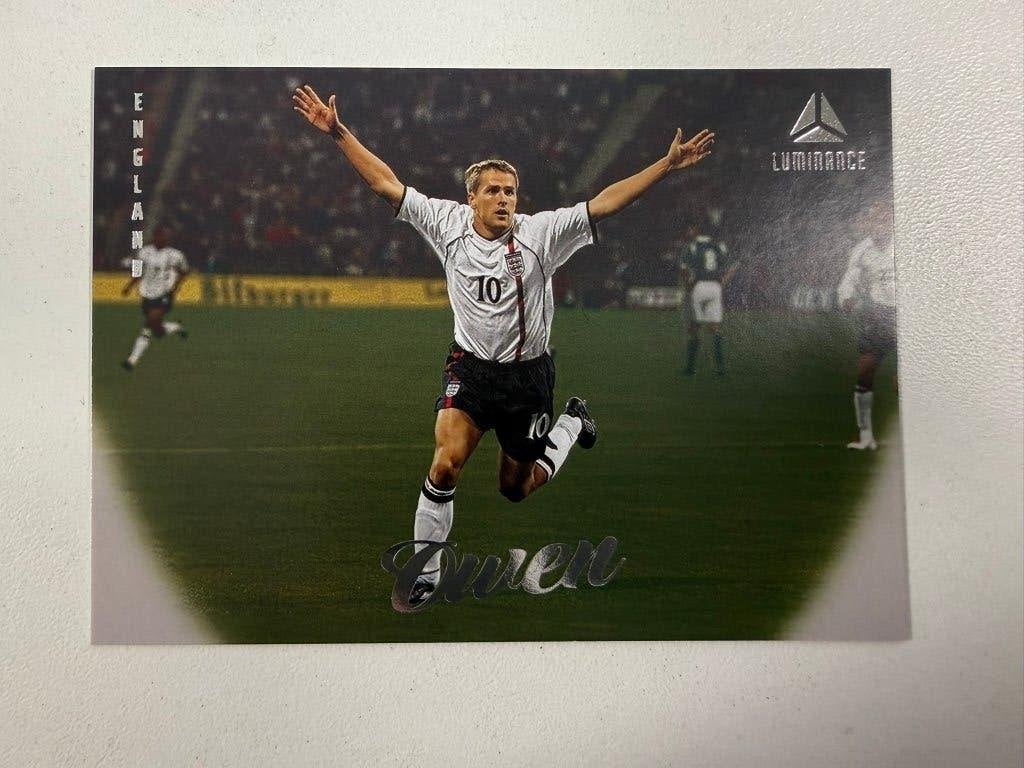 20 Michael Owen Horizontal Luminance England 2026, Ophalen of Verzenden, Nieuw, Buitenlandse clubs, Poster, Plaatje of Sticker