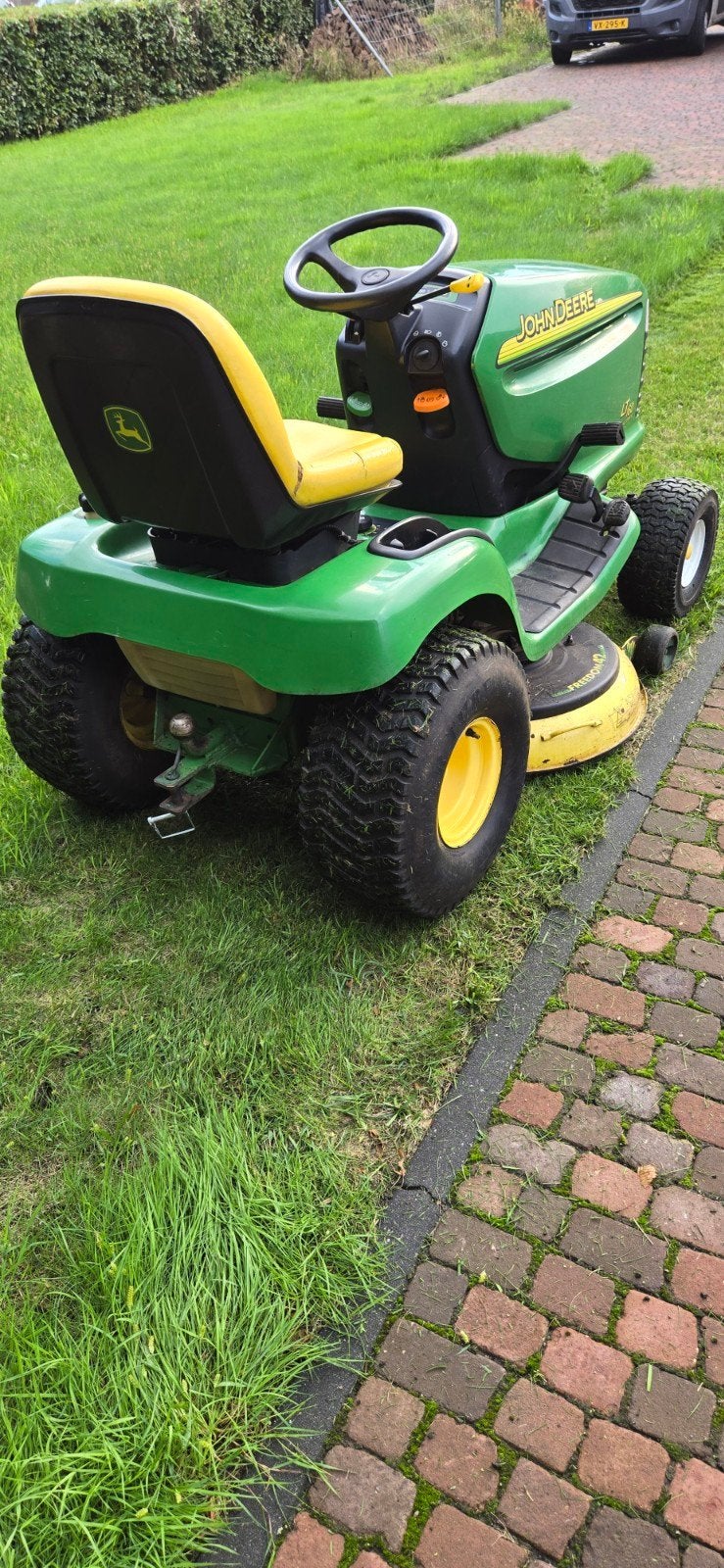 John Deere LT160 Zitmaaier - Hydrostaat, Mulchdek, 16 Pk, Cirkelmaaier, Gebruikt, Mulchfunctie, Benzine-grasmaaier