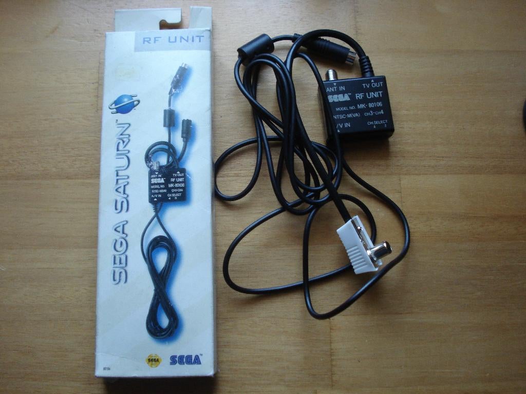 sega saturn rf kabel boxed, 1 speler, Racen en Vliegen, Ophalen of Verzenden, Zo goed als nieuw