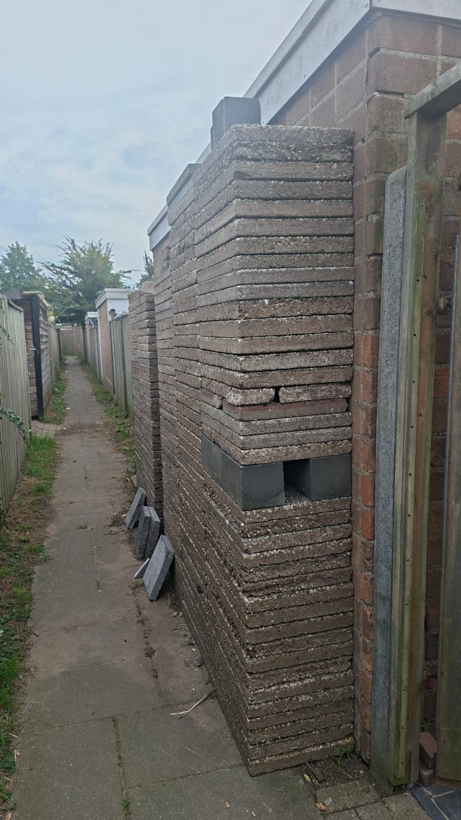 Gebruikte betontegels voor terras of pad, Tuin en Terras, Gebruikt, Ophalen of Verzenden, 10 m² of meer, Beton