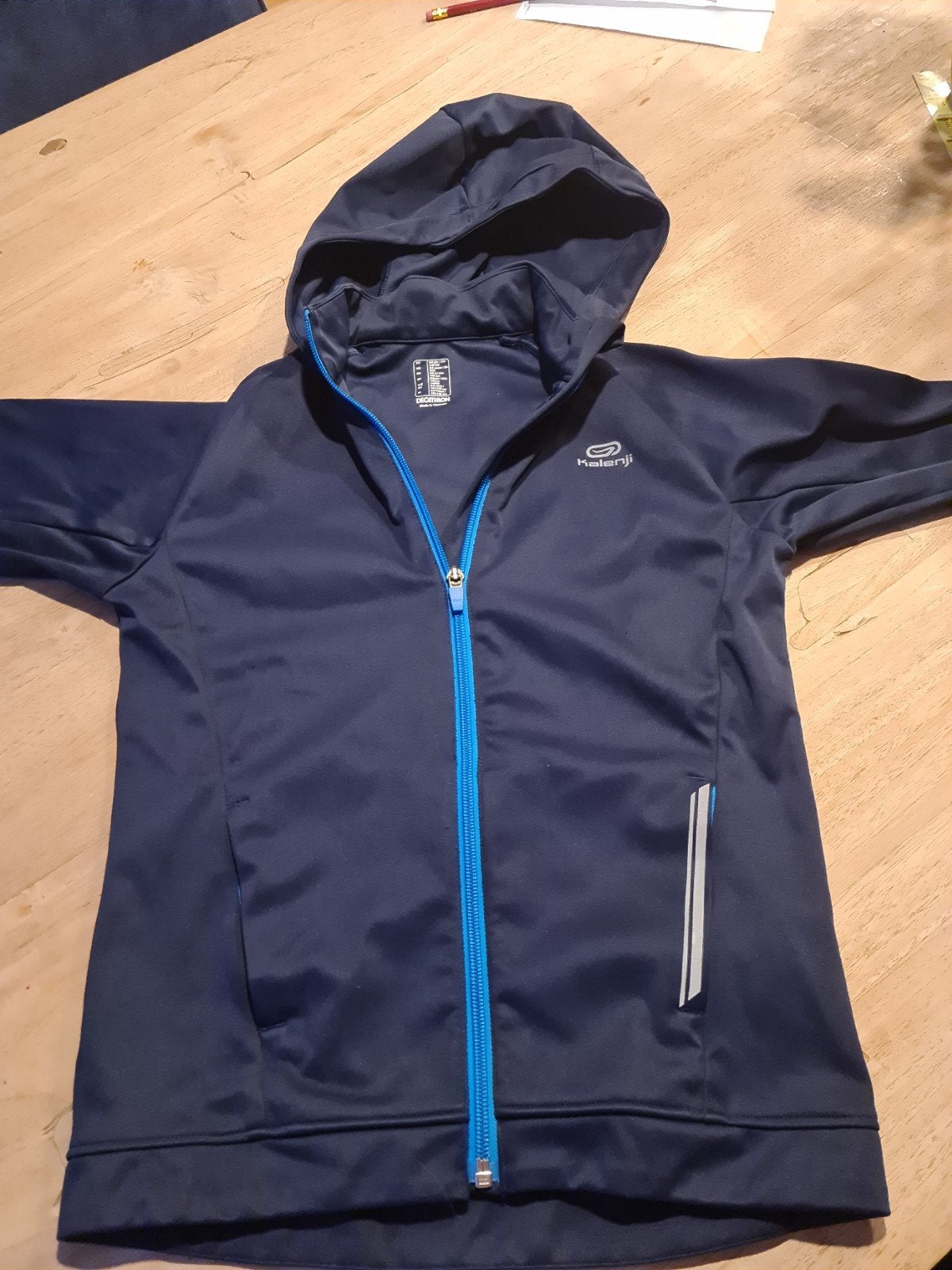 Decathlon Kalenji sportvest met capuchon, maat 140, Decathlon Kalenji, Jongen of Meisje, Trui of Vest, Ophalen of Verzenden