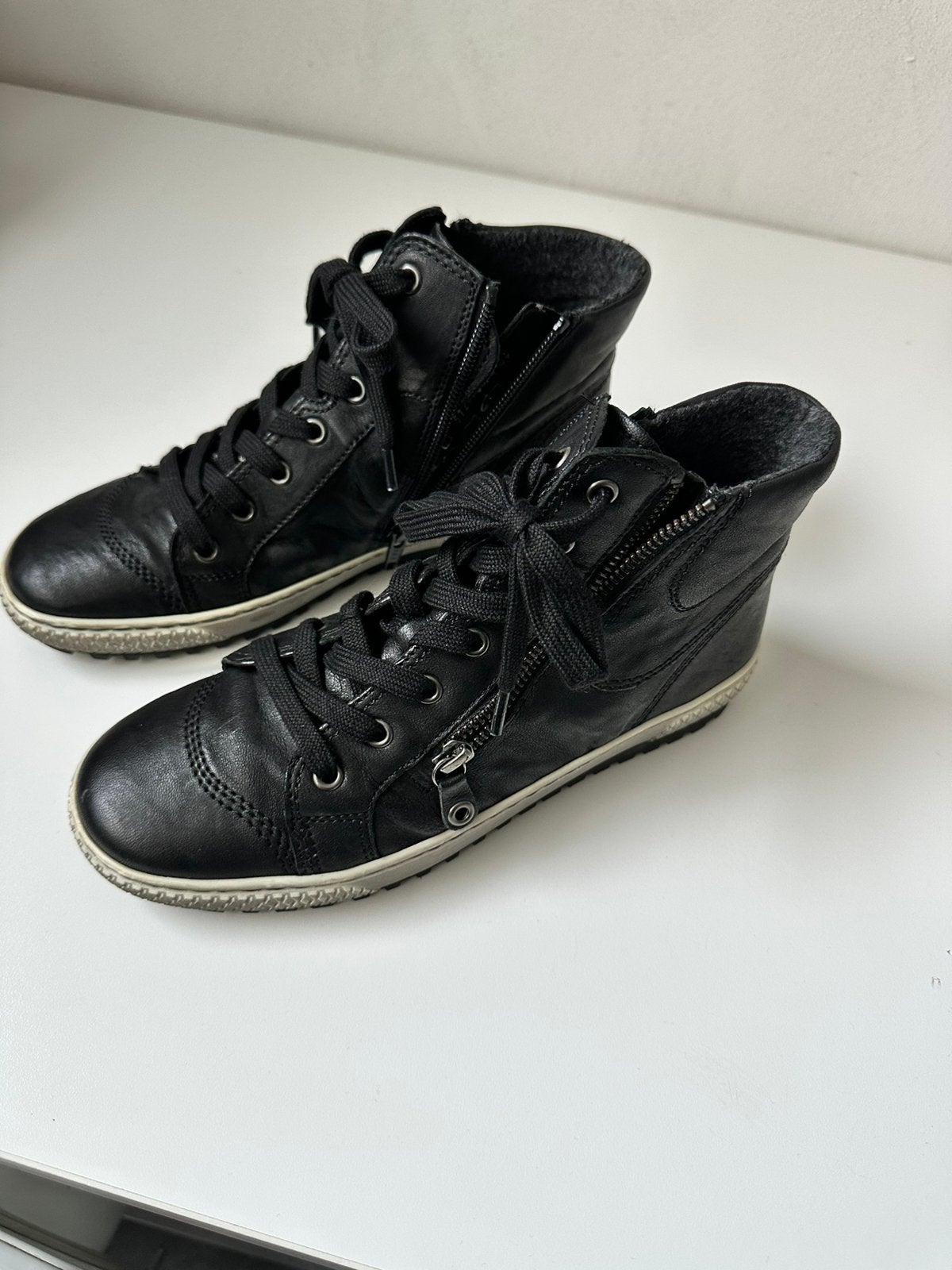 Gabor hoge sneakers maat 38 (5) zwart leer zgan, Kleding | Dames, Ophalen of Verzenden, Zo goed als nieuw