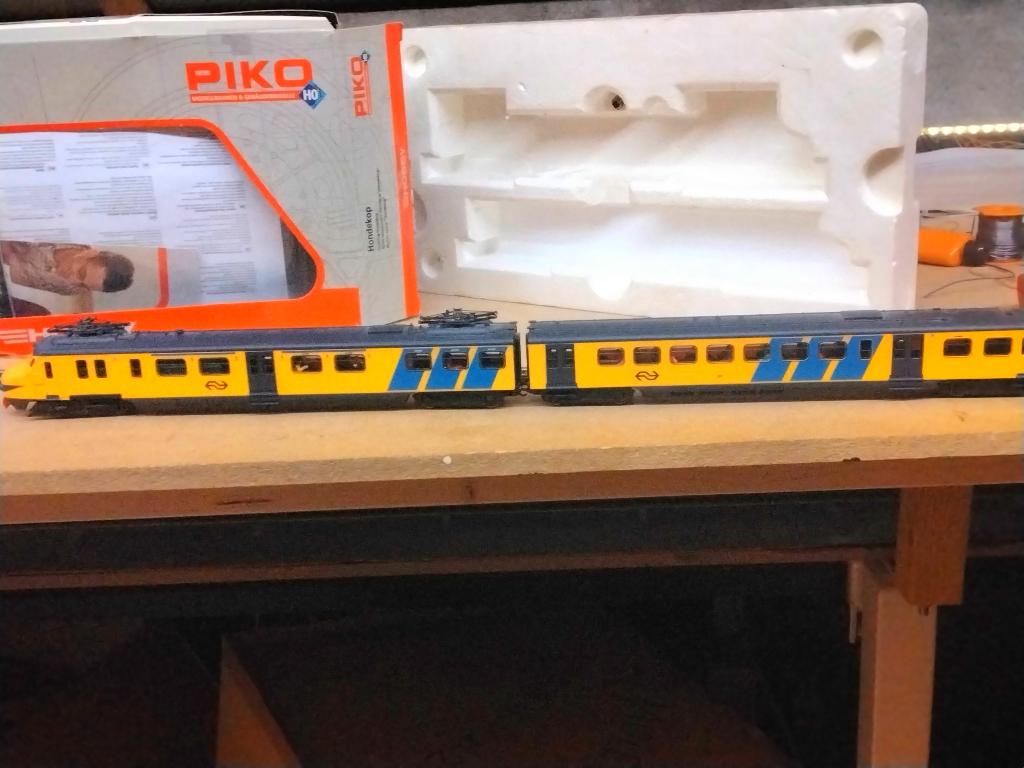 Piko hondekop geel digitaal, Hobby en Vrije tijd, Modeltreinen | H0, Treinset, Gelijkstroom, Piko, Ophalen of Verzenden