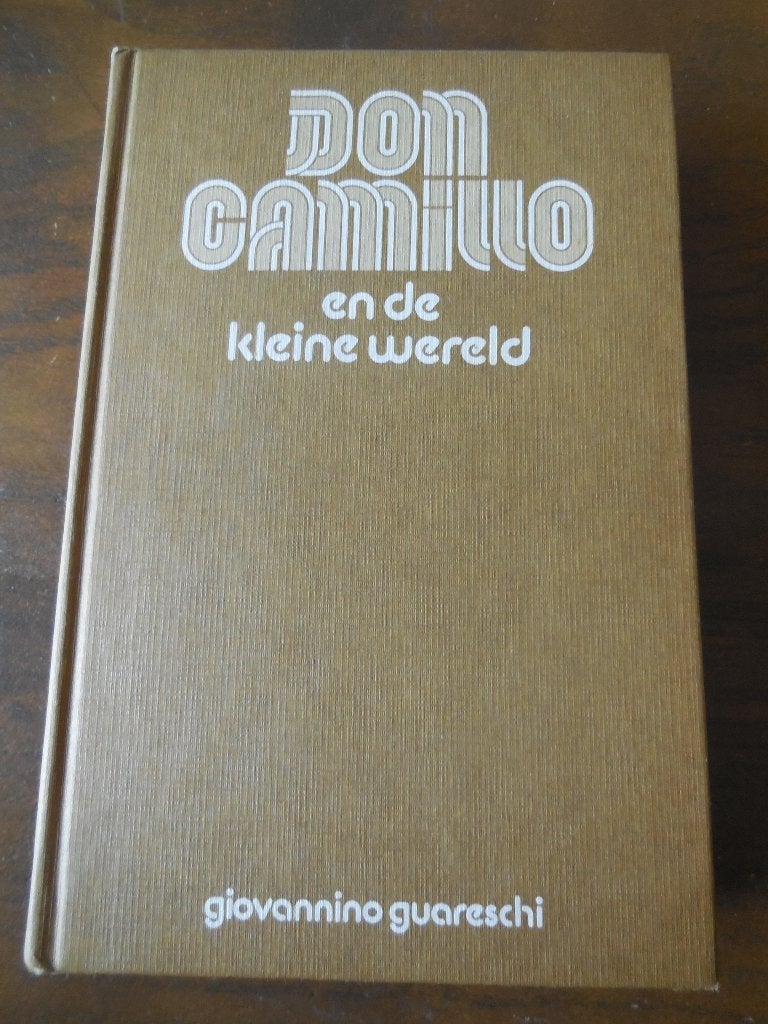 Giovannino Guareschi - Don Camillo en de kleine wereld, Ophalen of Verzenden, Gelezen, Giovannino Guareschgi