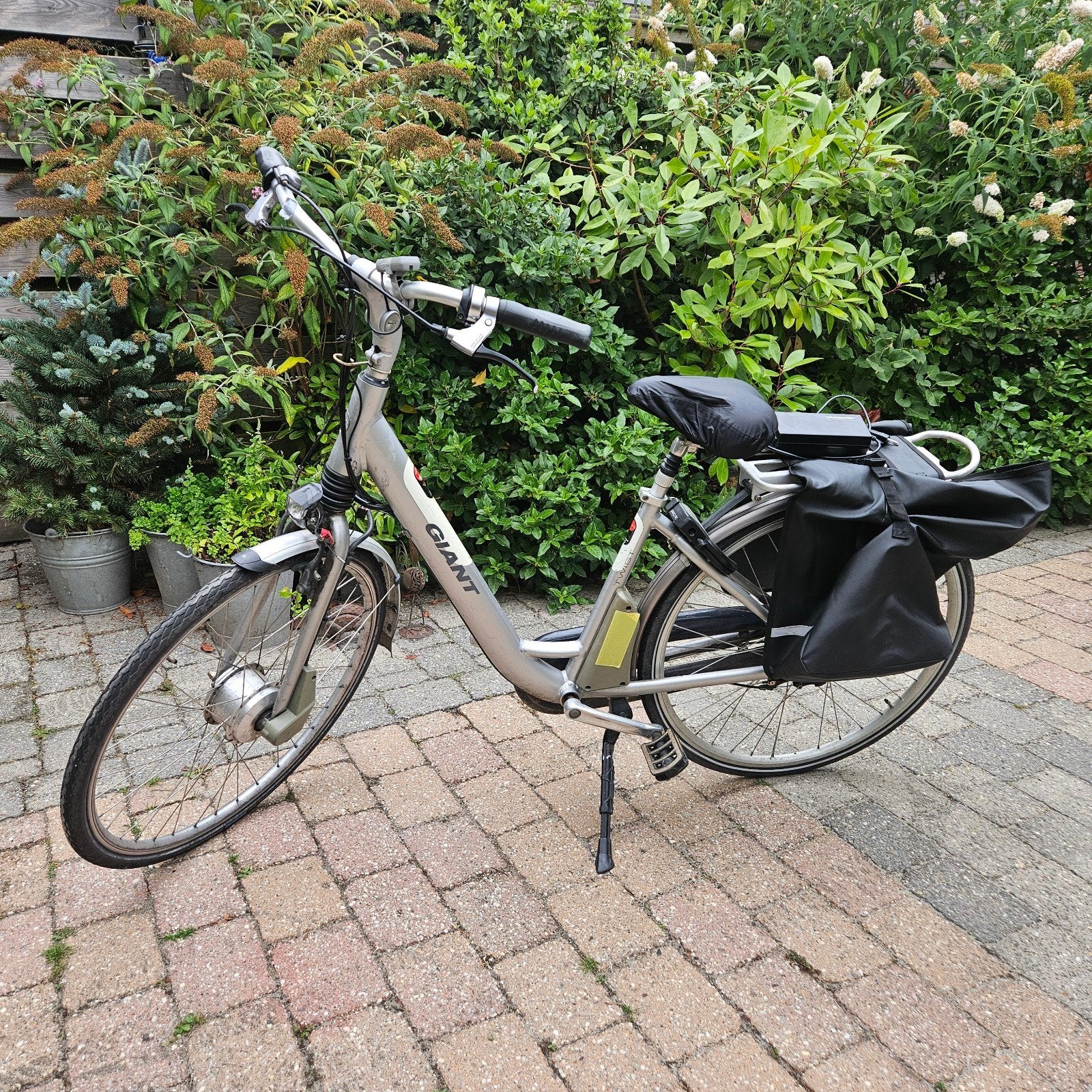 Giant elektrische fiets met goede accu, display defect, Fietsen en Brommers, Ophalen