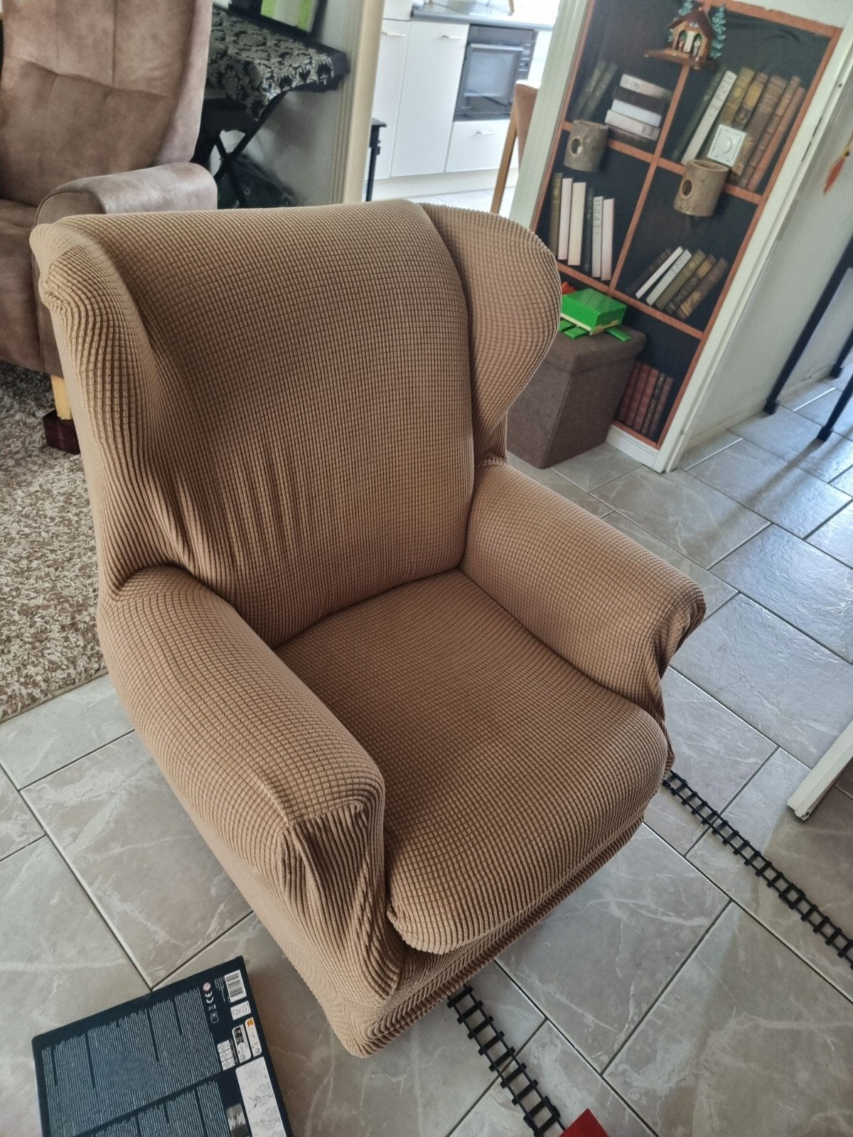 Mooie oorfauteuil gratis af te halen met wasbare hoes, Ophalen