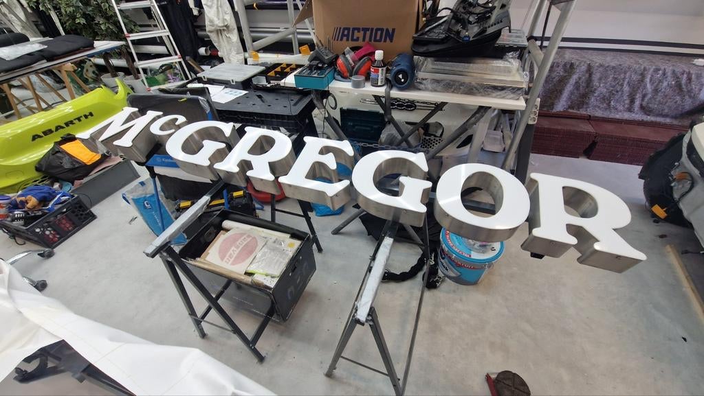 Uniek! McGregor Racing Sign/Reclamebord met LED, Ophalen, Gebruikt