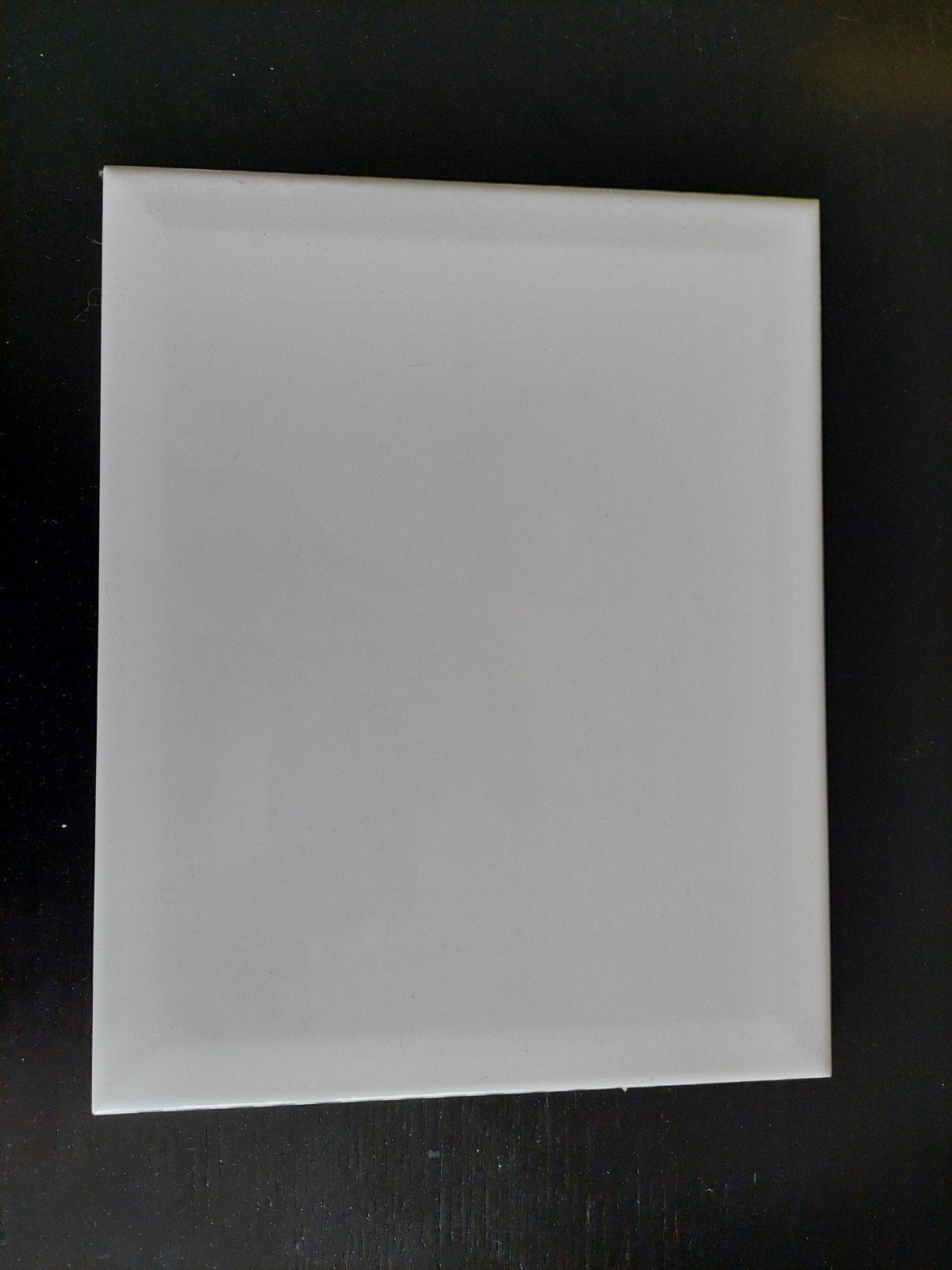 Gratis: witte keramische wandtegel, Ophalen, Zo goed als nieuw, 20 tot 40 cm, Minder dan 5 m²