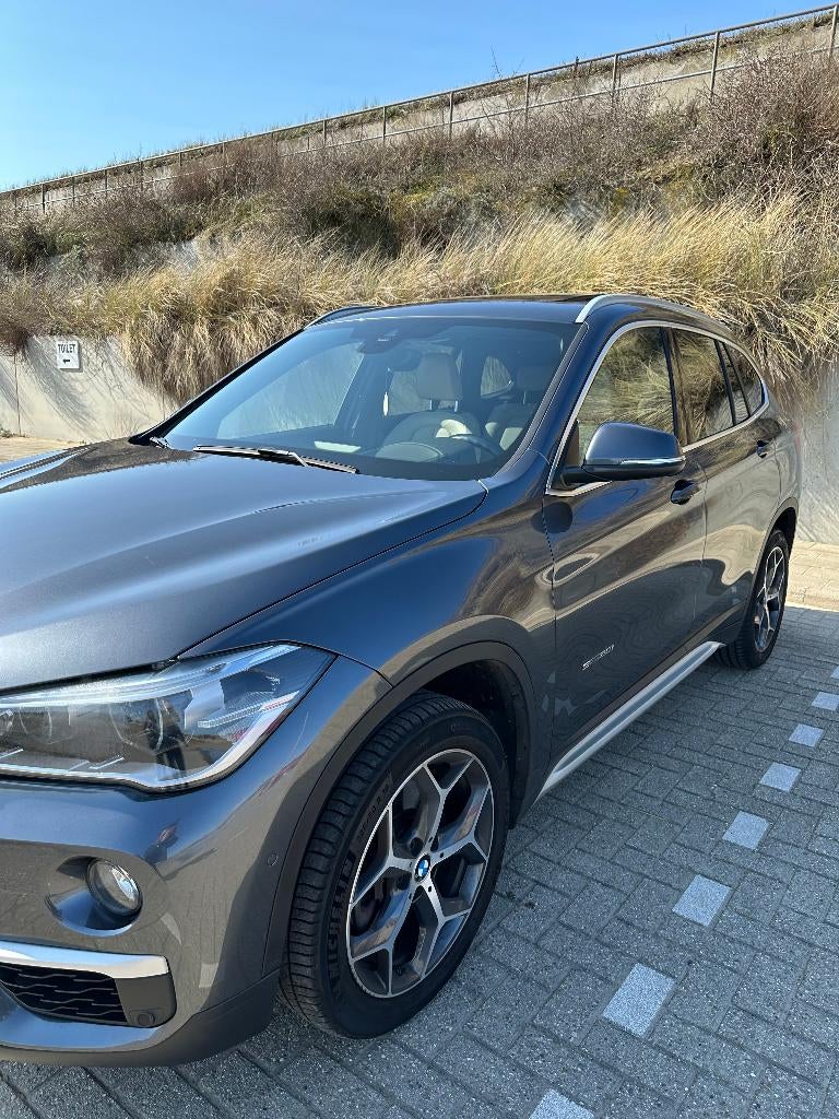 BMW X1 sDrive20i High Executive |M-Sport |Panoramic roof |St, Auto's, 1998 cc, 1800 kg, Origineel Nederlands, Particulier