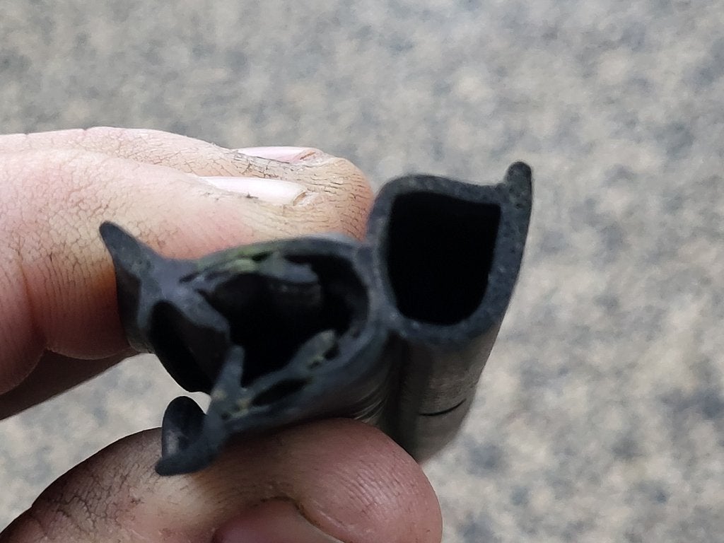 Kofferbakrubber kofferklep rubber Daihatsu Cuore, Ophalen of Verzenden, Gebruikt, Daihatsu