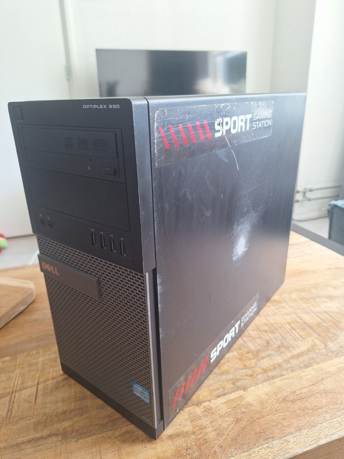 Snelle Dell Optiplex 990 met SSD - Buitenkant niet netjes, Computers en Software, Desktop Pc's, 1.93 TB (SSD + HDD), Gebruikt