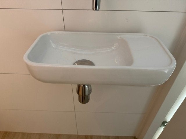 Modern strak wit fonteintje zonder kraangat, Ophalen, Zo goed als nieuw, Steen, Overige typen