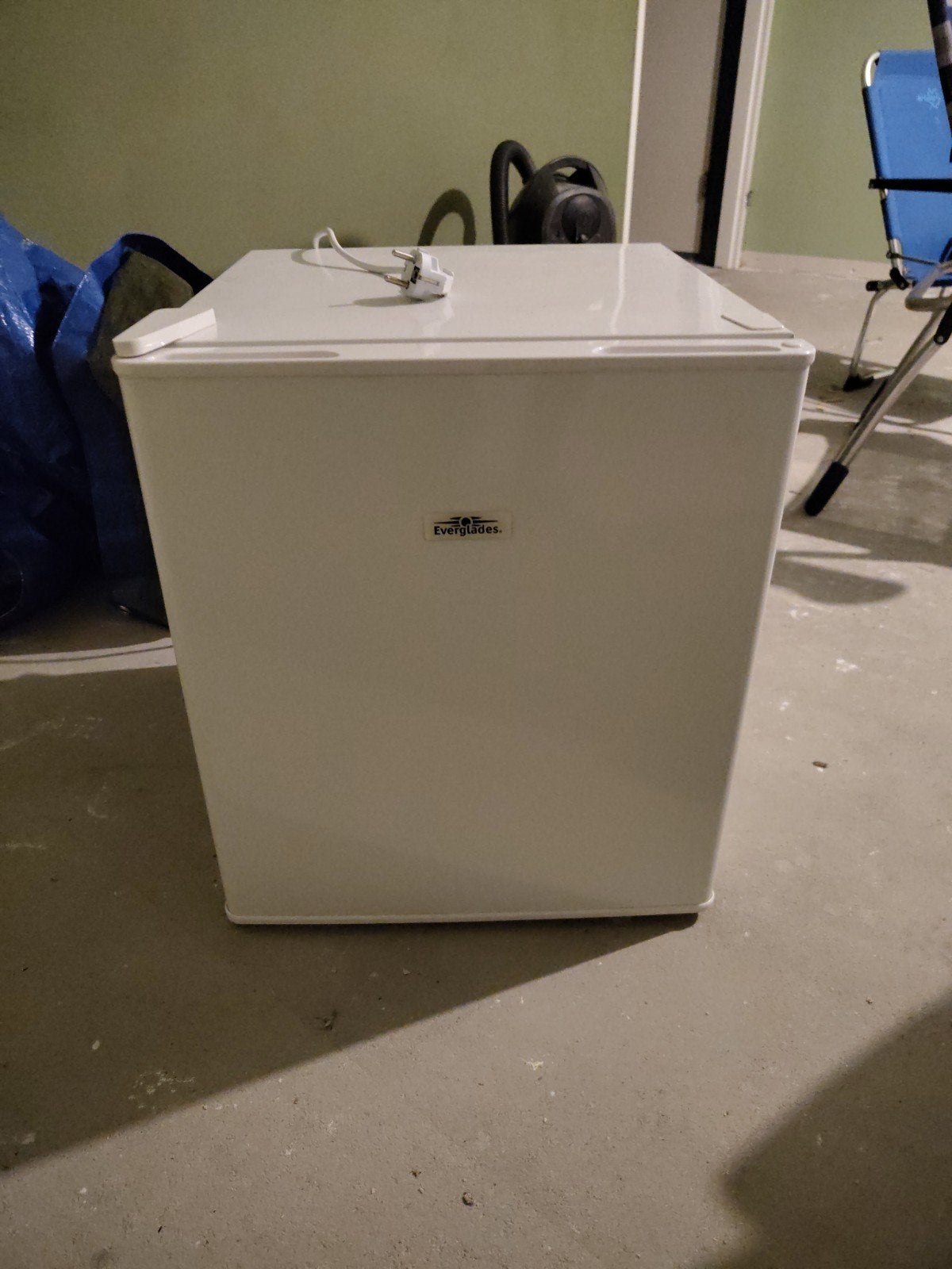 Compacte Mini Vrieskast - Ideaal voor kleine ruimtes, Gebruikt, Minder dan 85 cm, Minder dan 60 cm, Vrijstaand