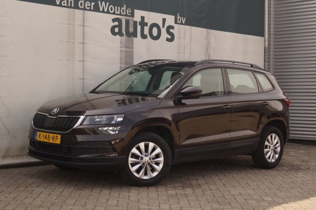 Skoda Karoq 1.5 TSI 150pk DSG Business Edition -NAVI-ECC-PDC, Auto's, Dealer onderhouden, Stof, 4 cilinders, Bedrijf