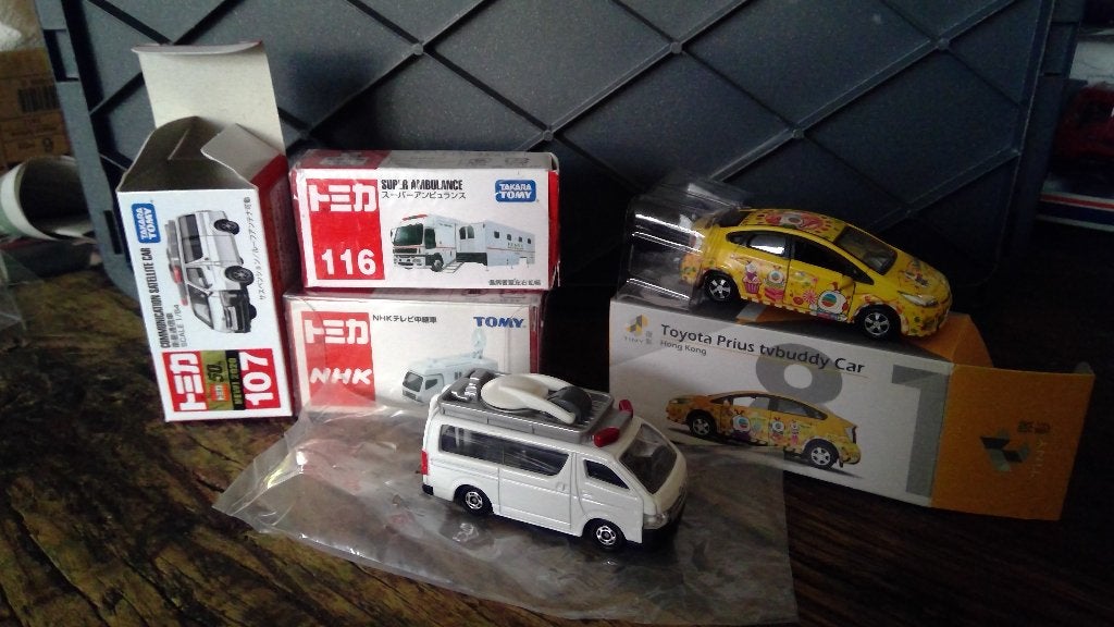 Takara/Tomy/Tiny 4x Toyota,(3 reportage NHK) OVP MB, Hobby en Vrije tijd, Modelauto's | Overige schalen, Ophalen of Verzenden
