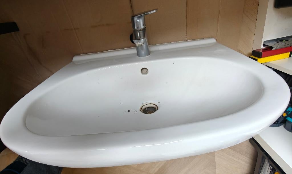 Villeroy & Boch wastafel en toiletpot, Doe-het-zelf en Verbouw, Sanitair, Ophalen, Gebruikt, Wastafel