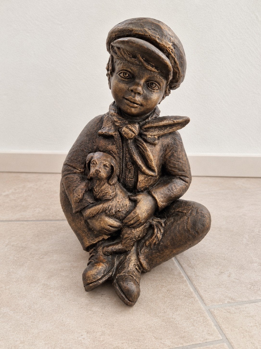 Beeldje jongen met hondje, 50 cm hoog brons, Antiek en Kunst, Kunst | Beelden en Houtsnijwerken, Ophalen, Weerbestendig, 50 - 100 cm