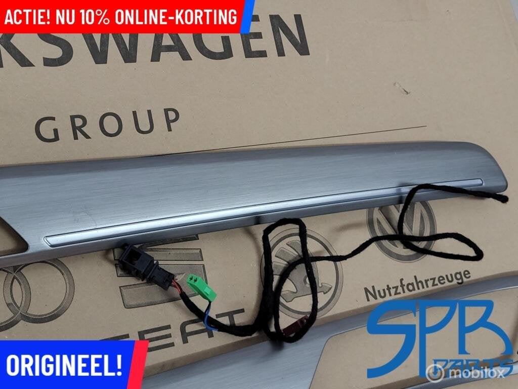 Interieurlijsten VW GOLF 7 LED VERLICHT LINKS RECHTS VOOR, Gebruikt, Volkswagen, Ophalen of Verzenden