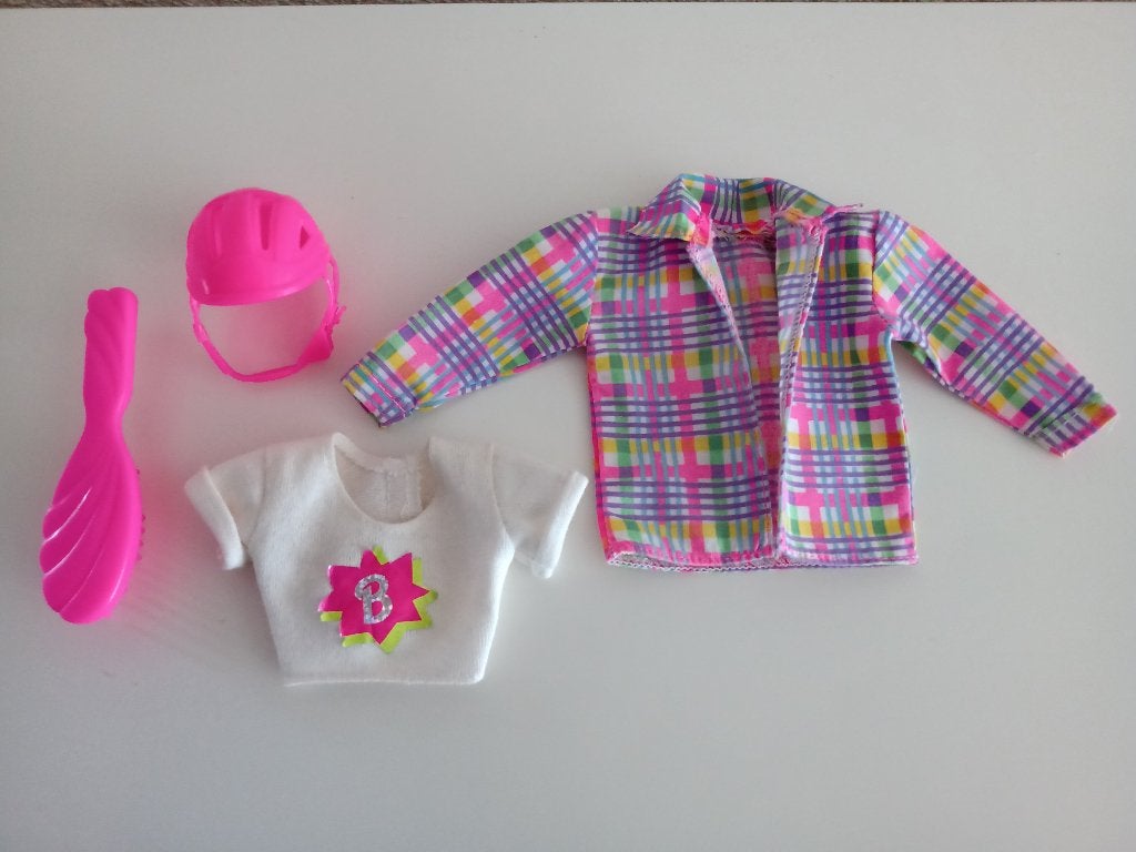 Kleding en Accessoires van In-Line Skating Barbie uit 1995, Verzamelen, Poppen, Ophalen of Verzenden, Gebruikt, Kleertjes