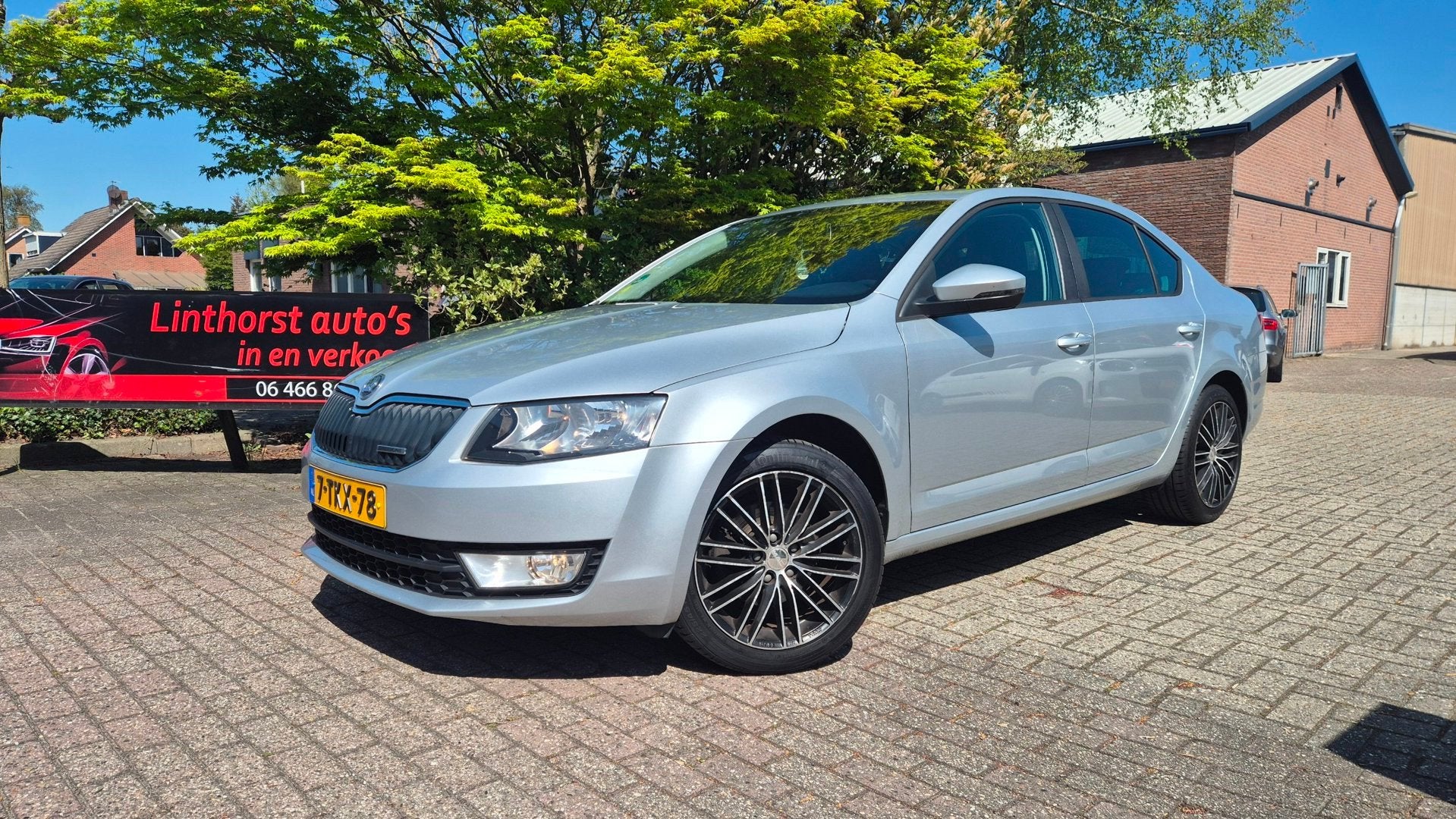 Skoda Octavia 1.6 TDI Businessline 81kw-CLIMA-NAVI-2014, Auto's, Voorwielaandrijving, Stof, Gebruikt, Zwart